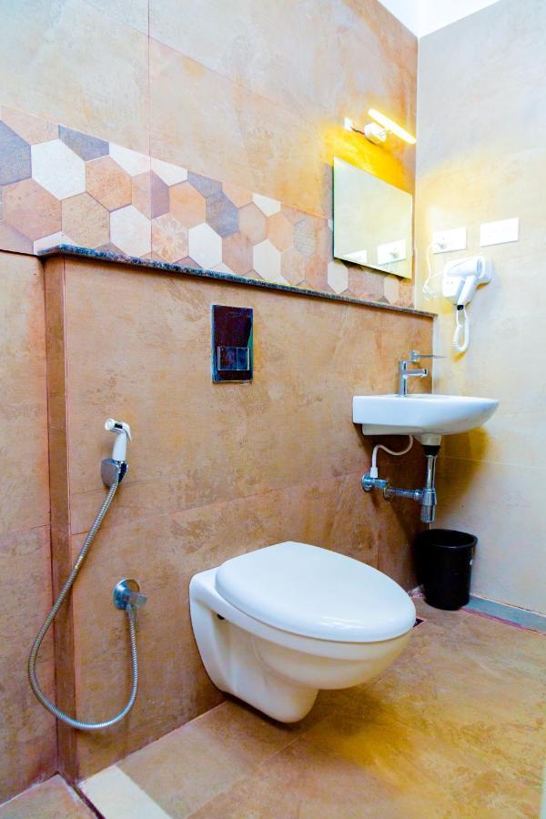 Laughing Waters Fine Stay Kuttalam  Ngoại thất bức ảnh